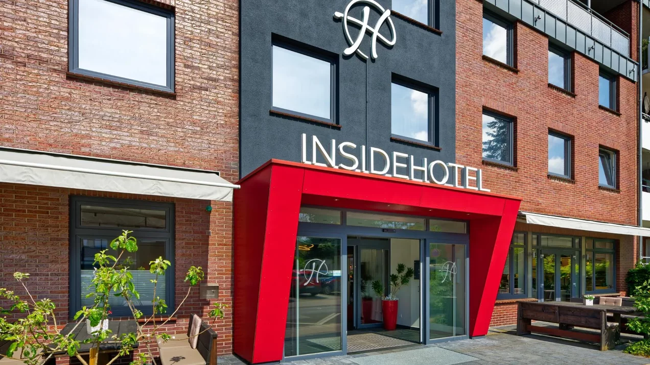 Außenansicht des INSIDE Hotels mit Eingangsbereich Außenansicht des INSIDE Hotel Nordhorn mit Eingangsbereich