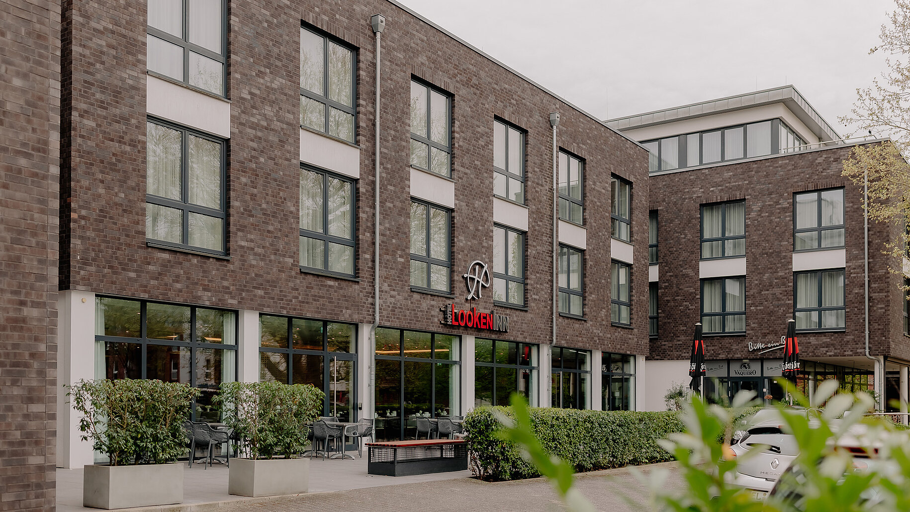 LOOKEN INN – Außenansicht gesamt Gesamtansicht des Hotels LOOKEN INN in Lingen