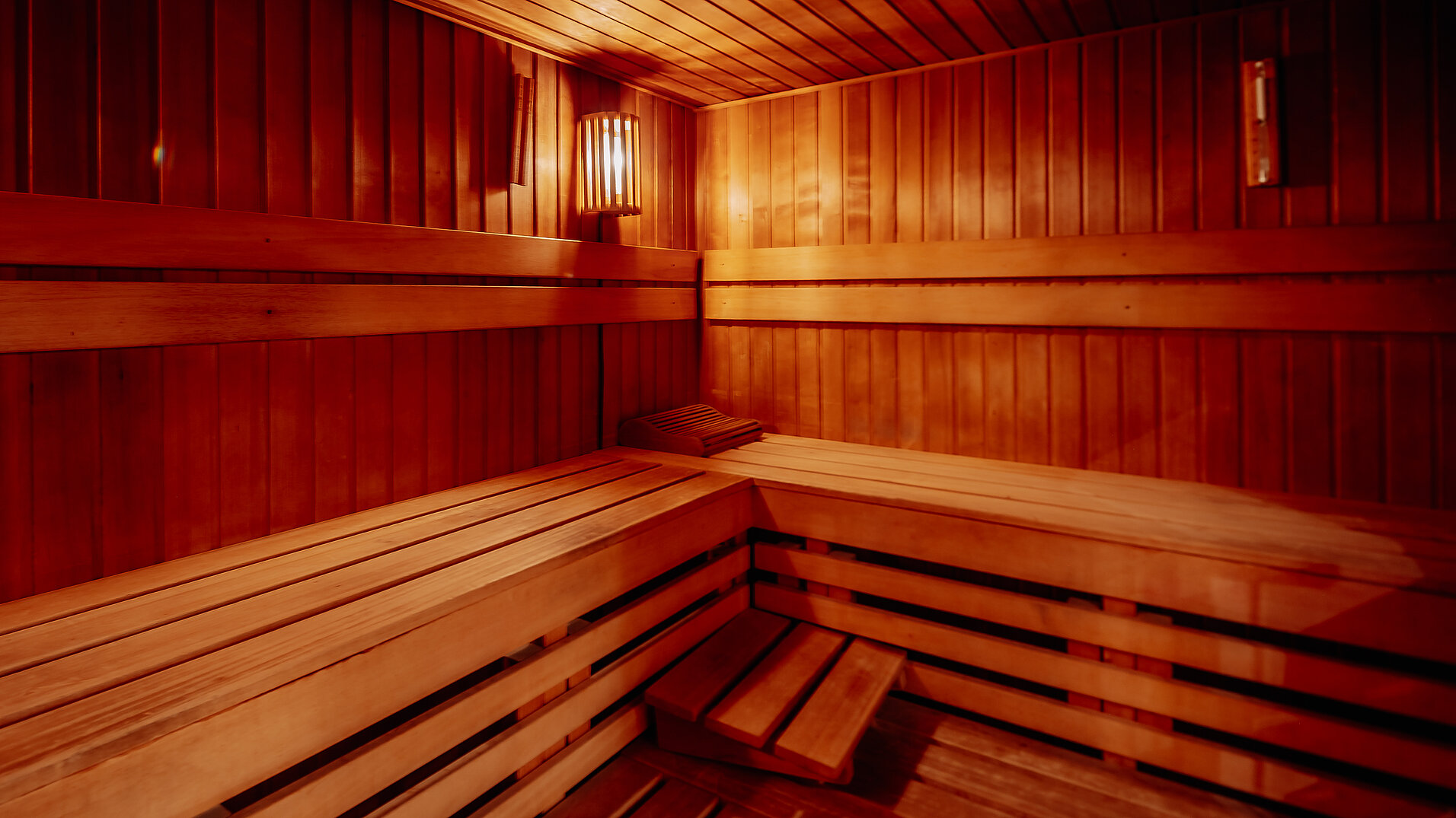 Finnische Sauna im Wellnessbereich des INSIDE Hotel Nordhorn Innenaufnahme der finnischen Sauna im INSIDE Hotel Nordhorn